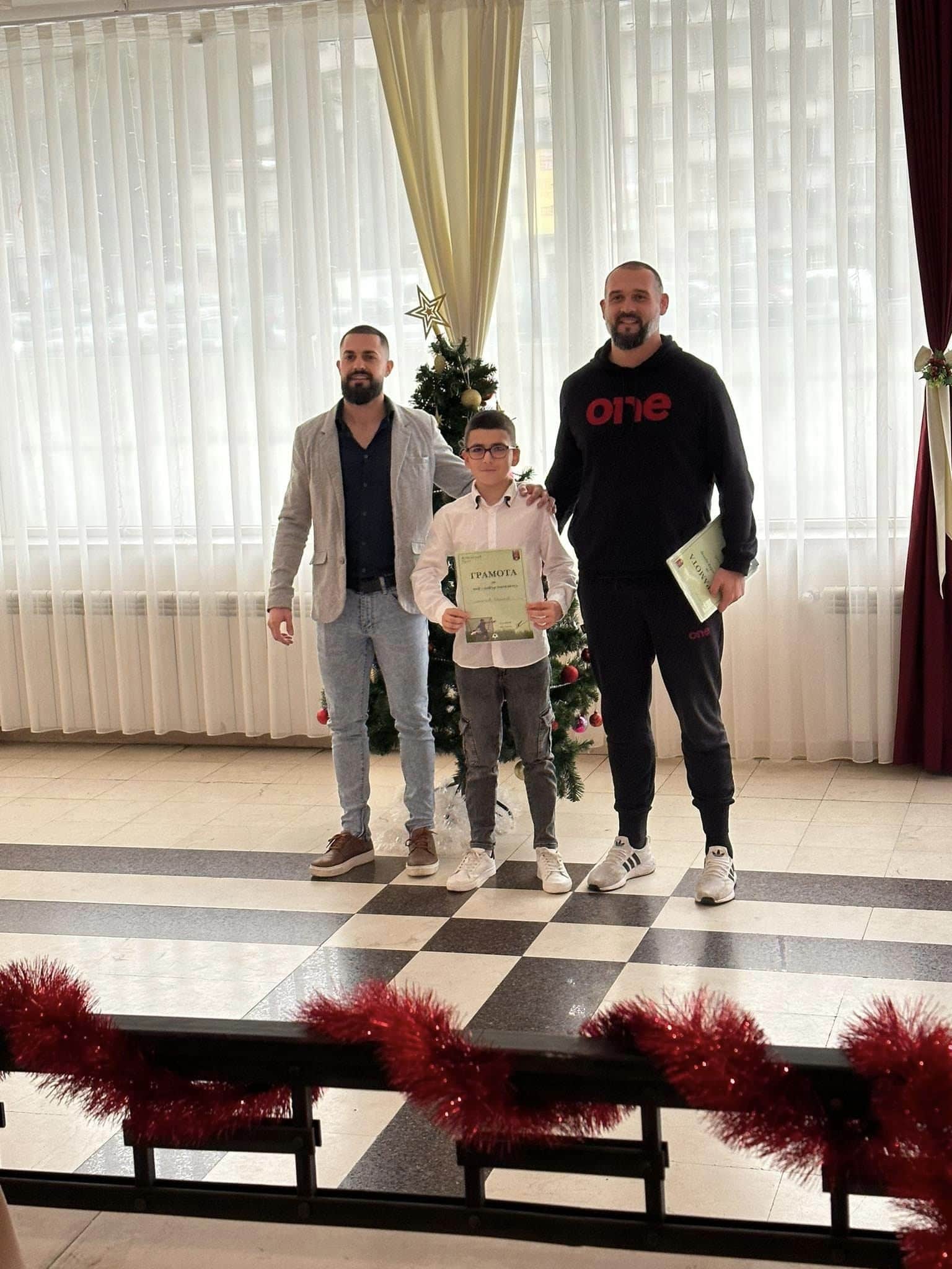 Коледно парти на ДЮШ на ФК Троян
